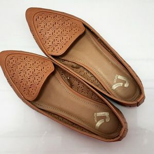 Report Tan Perforated Faux Leather Pointy Toe Flats Size 7 Wide